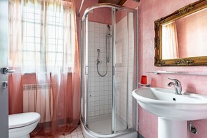 Dusche, Haartrockner, Bidet