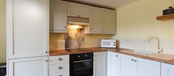 Newland Farm*Grade II Listed Victorian Farmhouse*