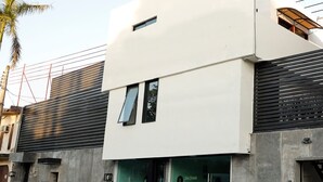 숙박 시설 정면