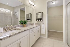 Shower, hair dryer, towels, soap - Gated Community - Close to Beaches, Parks, Dining & Shops! Easy Walk to Community Pool! (Fort Myers)