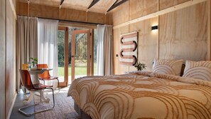 7 bedrooms, desk, iron/ironing board, WiFi