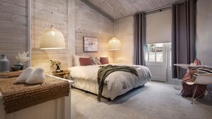 6 bedrooms, desk, iron/ironing board, travel cot - Forest Estate Daylesford (Wheatsheaf)