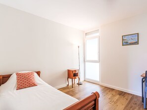 3 bedrooms, iron/ironing board, WiFi