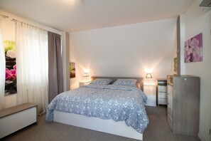 2 habitaciones, escritorio y wifi