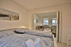 4 bedrooms, iron/ironing board, WiFi