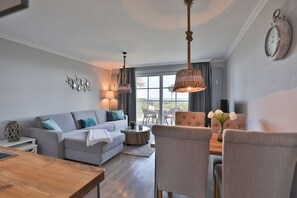 Unclassified image, 5 of 18, button