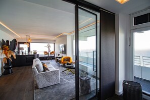 Fernseher, Stereoanlage