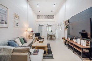 Smart TV - Roombix CityHouse -CozyHouse Near Bts for 12 ppl - RB4 (Krung Thep Maha Nakhon)