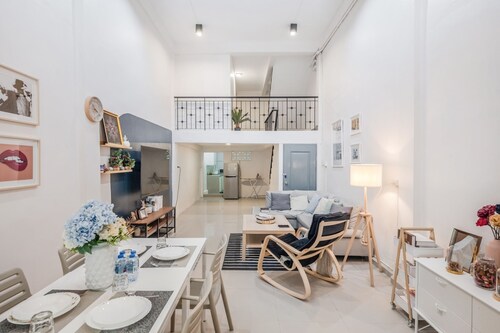 Roombix CityHouse -CozyHouse Near Bts for 12 ppl - RB4