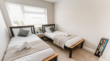 2 間睡房、書桌、熨斗/熨衫板、Wi-Fi