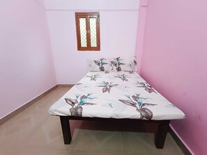 Classic Double Room | Free WiFi - OYO Homes Maithli Raman Kunj Homestay (Faizabad)