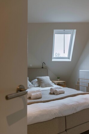 2 bedrooms, WiFi, bed sheets