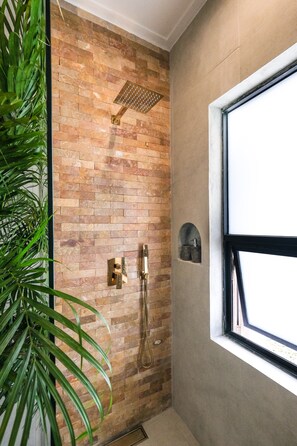 Villa, 3 chambres, vue piscine | Salle de bain
