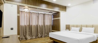 Super Capital O The Apple Tree