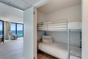 3 bedrooms, iron/ironing board, free WiFi, bed sheets - Edgewater T2 #911- 2 BR + Hall Bunks! (Panama City Beach)