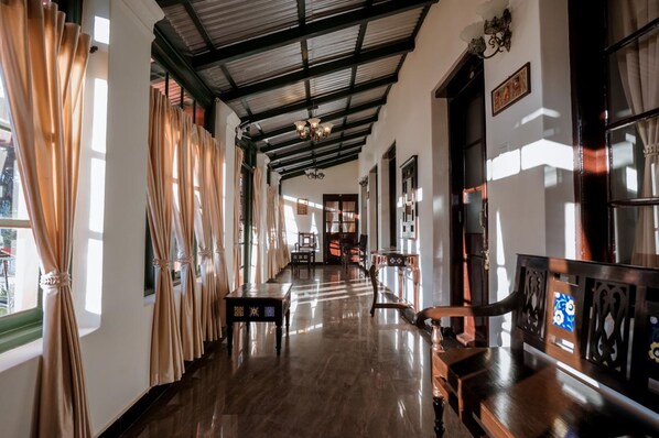 Habitación familiar | Zona de estar | Una televisión, una chimenea