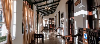 Lakefront Home Hotel