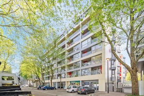 Lägenhet Premium - kök - utsikt mot staden | Utsikt mot gatan