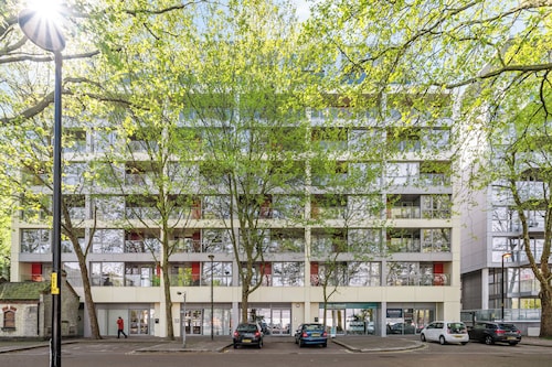 Modern 1-Bedroom Flat in Central London