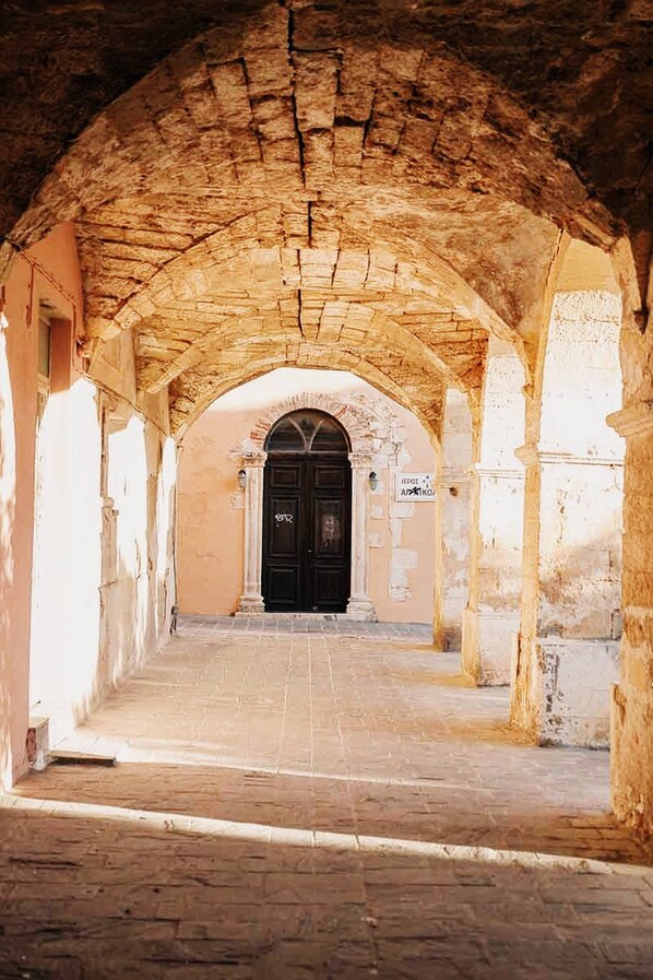 House, 2 Bedrooms, Balcony, Garden View | Property grounds - Roussos Place - Next To Splantzia Square - 2bd 2ba (Chania)