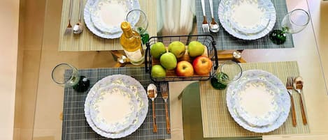 House, 2 Bedrooms, Balcony, Garden View | Dining