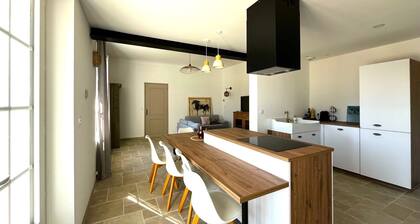 Maison de campagne sur un terrain de 2 ha, proche de l'Isle sur la Sorgue