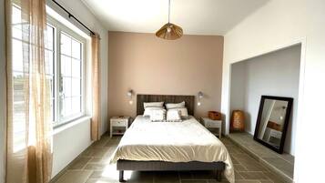 3 slaapkamers, een strijkplank/strijkijzer, reisbedje, gratis wifi