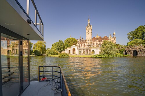 Boat 'Hausboot Explorer' with Lake View and Private Terrace