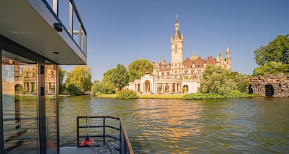 Boat 'Hausboot Explorer' with Lake View and Private Terrace