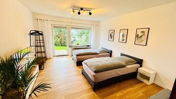 2 bedrooms, iron/ironing board, free WiFi, bed sheets