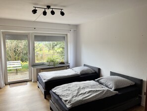 2 bedrooms, iron/ironing board, free WiFi, bed sheets