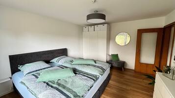 3 Schlafzimmer, Bügeleisen/Bügelbrett, kostenloses WLAN, Bettwäsche