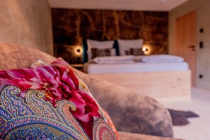 3 bedrooms, iron/ironing board, free WiFi, bed sheets - Chalet 'Zur Auszeit' with Mountain View, Private Terrace and Wi-Fi (Mittenwald)