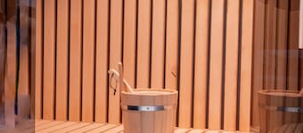 Chalet 'Zur Auszeit' with Mountain View, Private Terrace and Wi-Fi