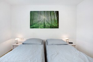 2 habitaciones, tabla de planchar con plancha y wifi gratis 