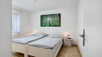 2 Schlafzimmer, Bügeleisen/Bügelbrett, kostenloses WLAN, Bettwäsche