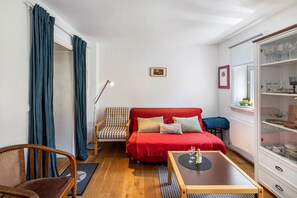 TV, lareira, aparelho de som