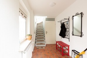 Interior - Apartment 'Ferienwohnung Amsel' with Shared Terrace, Shared Garden and Wi-Fi (Schotten)