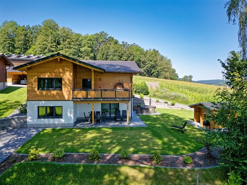 Chalet 'Landhaus Rachelblick' with Mountain View, Private Terrace and Wi-Fi