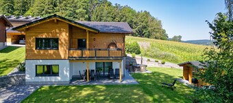Chalet 'Landhaus Rachelblick' with Mountain View, Private Terrace and Wi-Fi