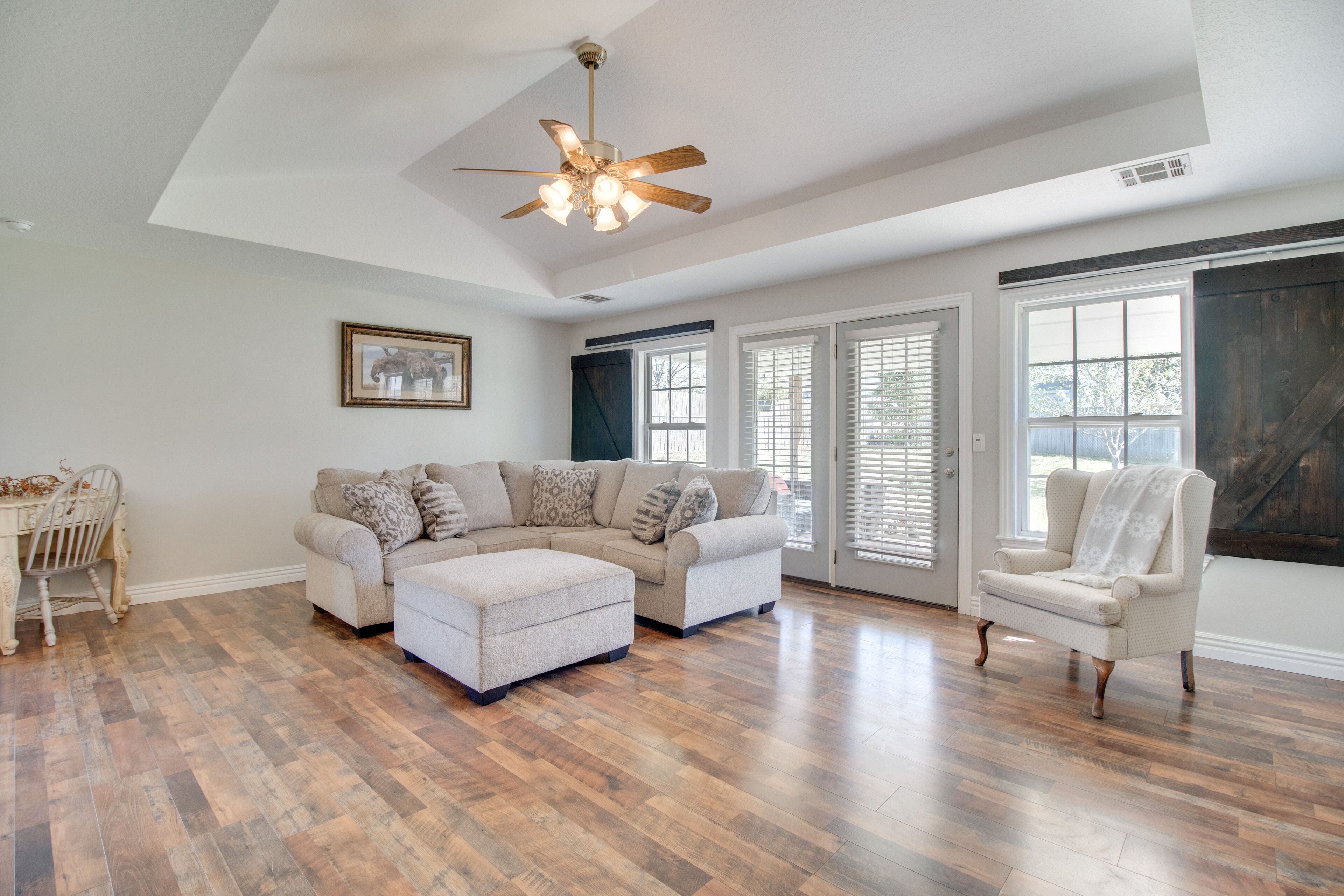 2 Mi To Grand Lake: Grove Home W/ Fenced-in Yard - 格羅夫