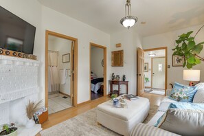 3 bedrooms, desk, iron/ironing board, WiFi
