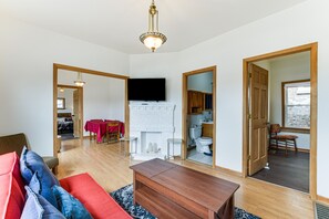 3 soverom, skrivebord, strykejern/-brett og wi-fi