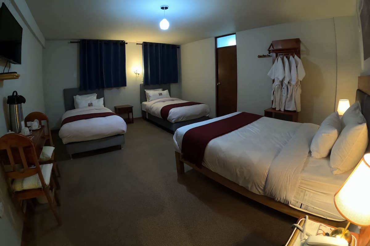 Dreibettzimmer, eigenes Bad