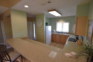 Fridge, microwave, oven, stovetop - 2 Bedrooms at Brigantine Quarters 276 (Hilton Head Island)