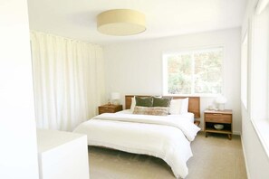 3 bedrooms, WiFi - Perch! Forested setting, ocean views! New interior (Neskowin)