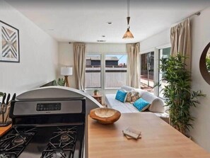 Interior - Hip BoHo Mission Beach Cottage Steps 2 Beach (San Diego)