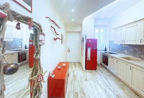 Fridge, microwave, oven, dishwasher