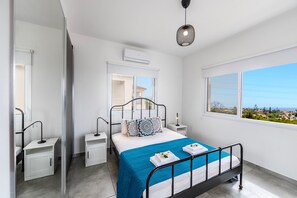 3 chambres, lit de bébé (supplément), literie fournie