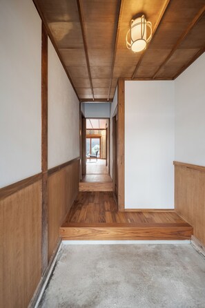 Interior entrance - Matsunoma Machiya House (Kanazawa)